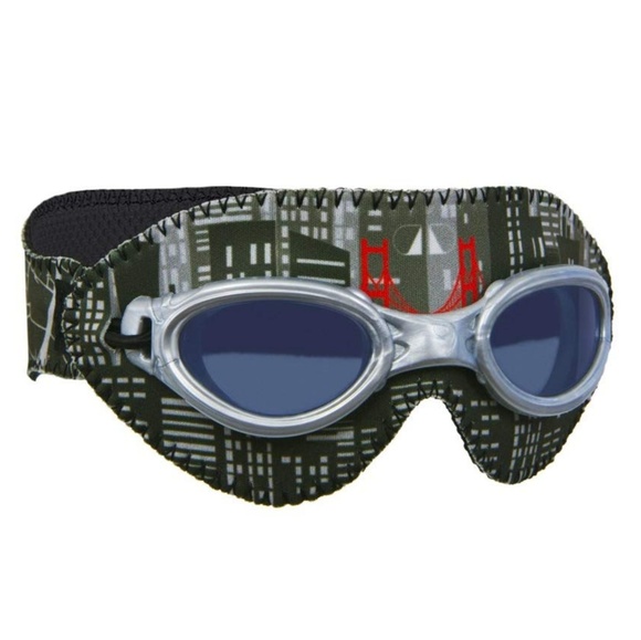 Giggly Goggles - Picture 1 of 6